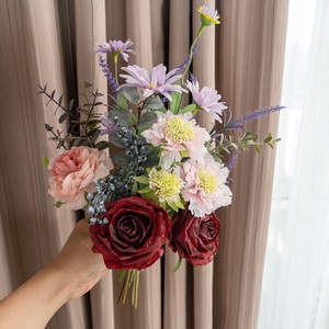 Bouquet de roses artificielles Dongli en tissu tissé plastique pour mariage et décoration intérieure CF02099 - Product Image 1