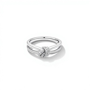 Anillo de nudo para mujer con diamantes redondos brillantes pavé, banda de boda de plata de ley 925 - Product Image 1