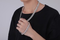 Vente en gros d'argent sterling 925 10mm VVS diamant Moissanite collier glacé vente chaude bijoux fins avec chaîne à maillons cubains en rhodium