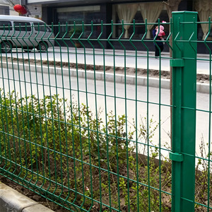 Panneaux de clôture de jardin en treillis <span class=keywords><strong>soudé</strong></span> incurvé 3D en acier revêtu de PVC écologique pour usage extérieur de villa, <span class=keywords><strong>hauteur</strong></span> <span class=keywords><strong>2m</strong></span> - Product Image 1