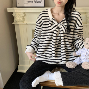 Conjuntos de ropa de dormir 2554 # invierno medio terciopelo Pijamas Mujer Princesa viento grueso dulce niña ropa de casa conjunto de pijamas - Product Image 1