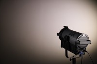 200W Cob Studio Stage Fresnel LED Par Light Dmx Spotlight avec 2700-6400K Blanc chaud et froid pour l'éclairage de studio et de scène