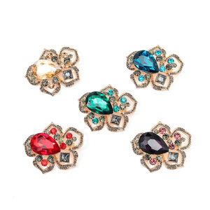 Broche coréenne rétro en cristal rose, épingle florale pour vêtements, accessoires pour veste de costume et cheongsam - Product Image 1