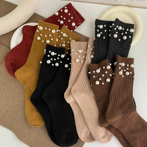 Chaussettes Slouch en Coton Épais et Chaud pour Femme, Style Coréen, avec Logo Personnalisé, Certifiées OEKO-TEX 100, Ornées de Perles et Strass, Vente en Gros - Product Image 3