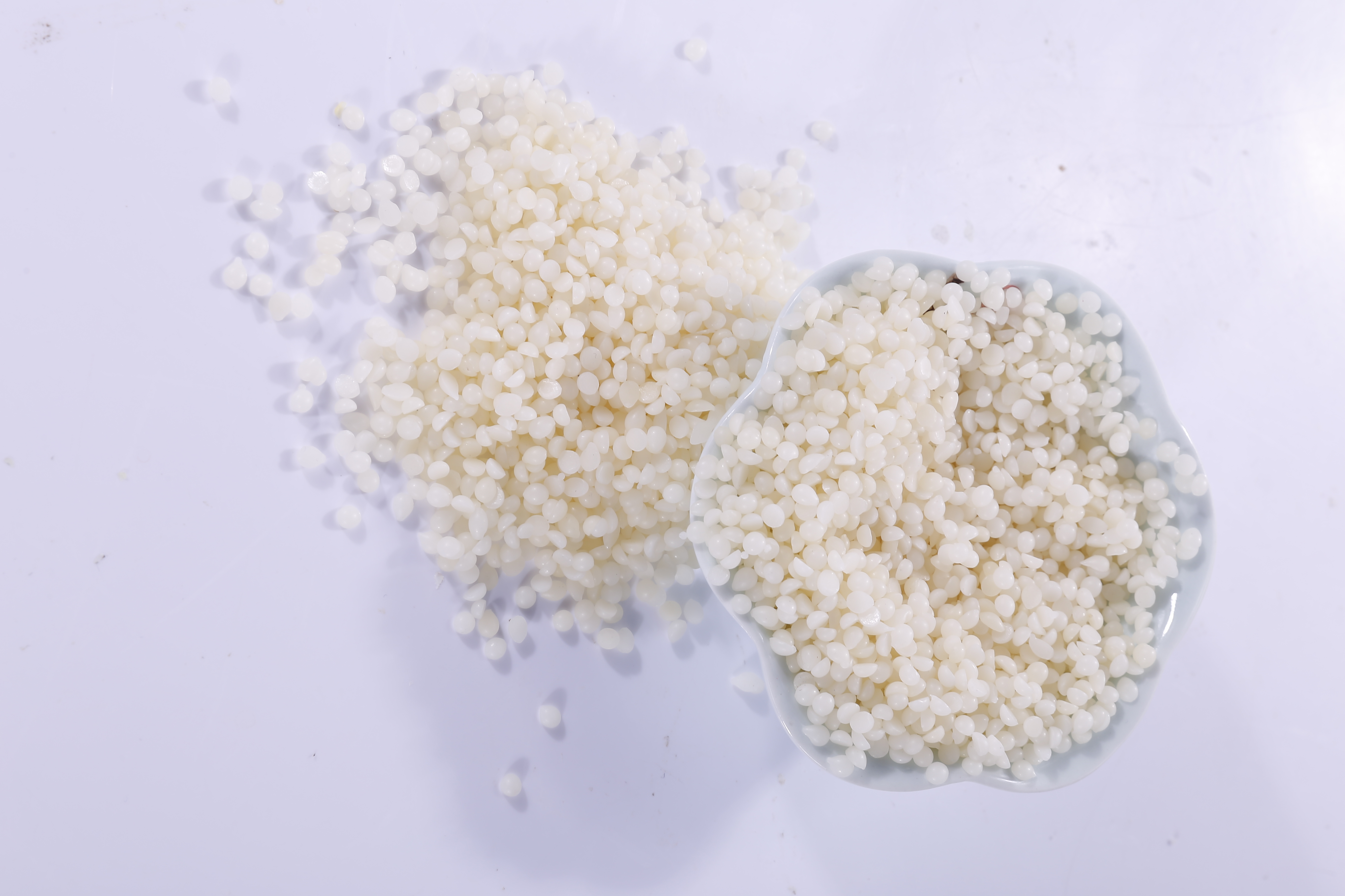Fully Refined Paraffin Wax 80# For Cosmetics Wax Pallets White Microcrystalline Wax