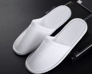 Pantuflas Desechables de Hotel de Alta Calidad con Logotipo Personalizado, Diseño Antideslizante Tipo Waffle, para Servicio a la Habitación - Product Image 1