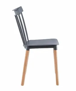 Elegante Silla de Bar de Plástico para Relajación en Interiores y Exteriores - Product Image 1