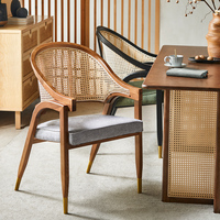 Ensemble de chaises et table de salle à manger en cuir de luxe moderne pour hôtel, restaurant, chaise de salle à manger en bois de noyer nordique en rotin
