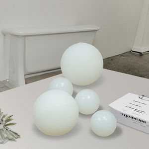 25 milimetre ila 70 milimetre arasında değişen büyük boyutlu katı silikon toplar, ayrıca elastik ve yumuşak kauçuk toplar - Product Image 1