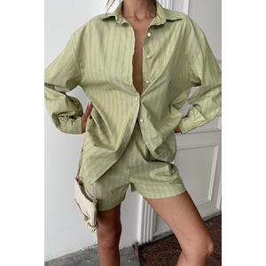 Conjunto de Dos Piezas de Verano POPLIN, Top de Lana a Rayas Verdes y Pantalones Cortos por Encima de la Rodilla, Corte Holgado, Talla XS - Product Image 4