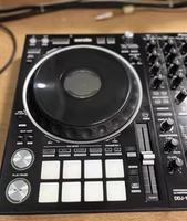 Contrôleur DJ Pioneer DDJ-1000SRT, l'unité est en excellent état et entièrement fonctionnelle, aucun réparation n'est nécessaire