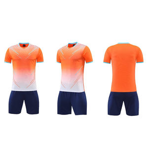 2025 专业高品质透气速干圆领足球服男式足球球衣定制徽标热转印成人款 - Product Image 4