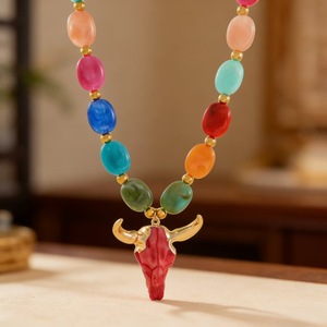 Kalung manik-manik resin bohemian berlapis emas warna-warni dengan liontin kepala banteng berbentuk hewan untuk hadiah ulang tahun pesta wanita N662 - Product Image 3