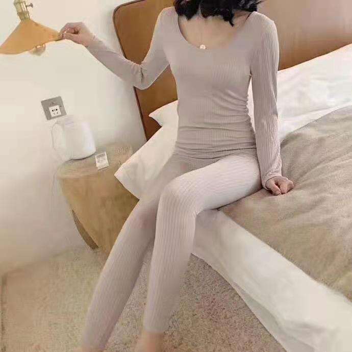 สีเทาอ่อน