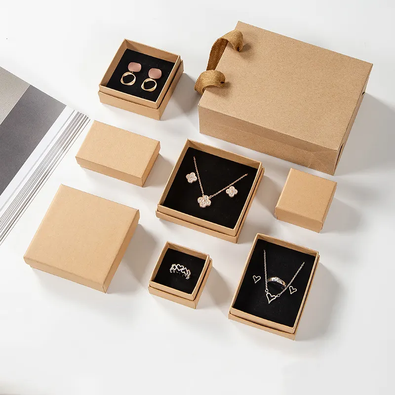 Kemasan Kotak Perhiasan Kertas Kraft Beberapa Ukuran Kotak Cincin Kalung Kustom Kemasan Perhiasan dengan Logo