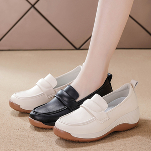 Nouveau design chaussures blanches à enfiler talons compensés pour femmes augmentation de la hauteur design classique dame baskets décontractées à bas prix usine - Product Image 5