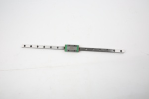 Riel Lineal MGN de 12 mm de Acero Inoxidable de Alta Resistencia con Bloque para Sistemas de Automatización - Product Image 6