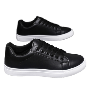 Chaussures de sport en cuir rétro décontractées pour hommes, blanches et noires, légères, tendance, en maille, pour la course et le skateboard, en PVC - Product Image 1