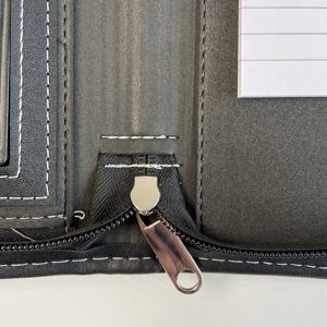 Organizador de negocios de lujo de <span class=keywords><strong>cartera</strong></span> de tapa dura de PU personalizado al por mayor con <span class=keywords><strong>placa</strong></span> de metal calculadora Memopad - Product Image 5