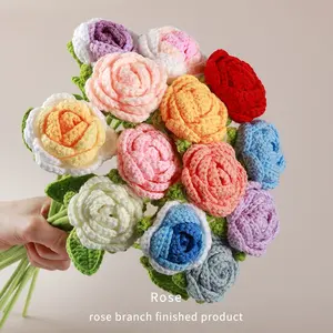 Ramo de Flores Artificiales de Rosa de Lana Tejidas a Mano, Flores de Crochet para Regalo del Día del Maestro o San Valentín - Product Image 2