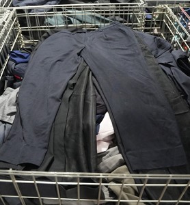 Pantaloni Formali da Uomo Usati di Alta Qualità, Vendita all'Ingrosso di Pantaloni da Ufficio, Fornitore di Stock per Uniformi da Lavoro - Product Image 6