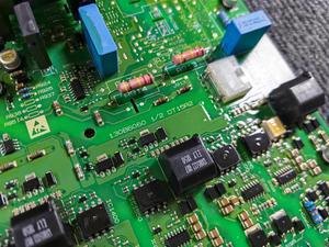 Tuyệt vời giá <span class=keywords><strong>Inverter</strong></span> FC-302/301/102/202 Series Board ổ đĩa 130b6060 1/2 30kw-75kw 220V/380V/690V Board ổ đĩa - Product Image 3