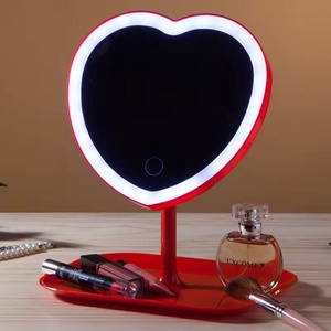 Espejo de Maquillaje LED con Forma de Corazón, Desmontable, Espejo Cosmético de Viaje con Luces LED para Regalo de San Valentín o Cumpleaños - Product Image 4
