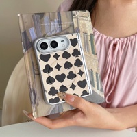 Coque de téléphone magnétique pliable avec motif cœur de poker pour iPhone 18, texture cuir anti-chute et agréable au toucher