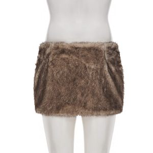 IHOOV Side Ruched Low-Rise Cheeky Faux Fur Mini falda - Product Image 3