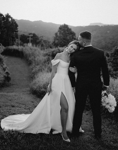 LY-WD1267 Abito da Sposa Semplice in Raso a Linea A per Cerimonia Civile, Vestito da Sposa con Spalle Scoperte, Vestido De Noiva - Product Image 2
