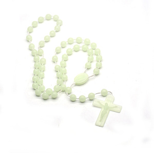 8mm selbst leuchtender Rosenkranz Kreuz Halskette Mode Perlen katholischen Andachts schmuck mit Kruzifix & religiöse Medaille - Product Image 2