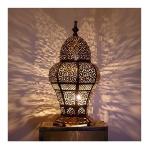 Lanternes à bougies en métal suspendues faites à la main, projecteurs, hôtels de luxe, décoration de table, lanternes en métal pour les chambres d'hôtel - Product Image 1