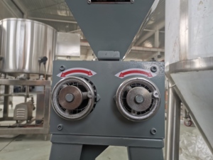 Moulin à <span class=keywords><strong>malt</strong></span> et vis sans fin auxiliaires de haute qualité 300 kg/h pour équipement de brassage de bière - Product Image 3