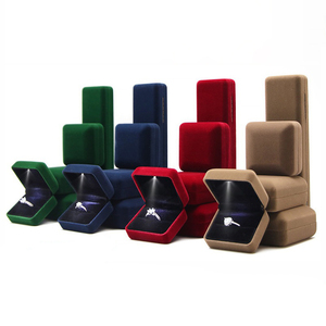 Luxurious Custom Logo Iron Base Velvet <strong>Jewelry</strong> <strong>Gift</strong> <strong>Box</strong> With White LED Light Ring Pendant Case - Product Image 1