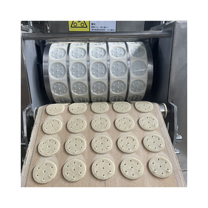 Machine de fabrication de biscuits à la pêche et aux noix craquelées douces entièrement automatique à prix <span class=keywords><strong>commercial</strong></span> Machine à fabriquer des biscuits pour chiens à vendre - Product Image 1