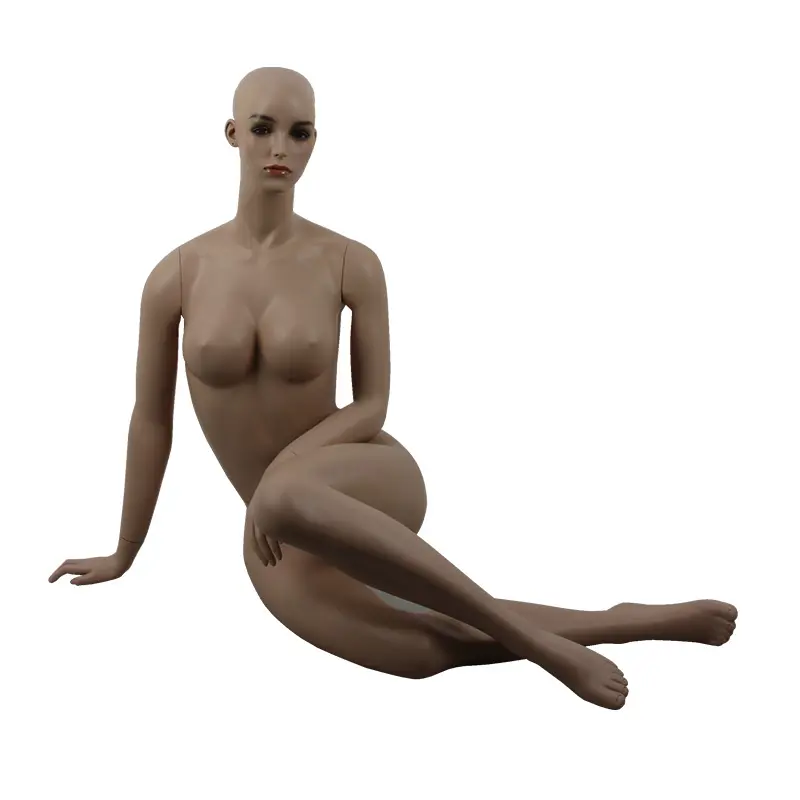 Moda diseñador maquillaje mujer sentado piernas pliegue yoga pose maniquí