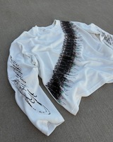 Haut thermique à manches longues en tricot gaufré blanc cassé pour homme, imprimé graffiti abstrait, épaules tombantes, style streetwear, vente en gros OEM personnalisée