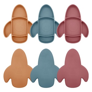 Usine En Gros Bébé Silicone <span class=keywords><strong>Assiette</strong></span> Divisée De Qualité Alimentaire Silicone Enfant <span class=keywords><strong>Assiette</strong></span> Bébé Manger Ustensiles Vaisseau Spatial Forme Bébé <span class=keywords><strong>Plateau</strong></span> De Nourriture - Product Image 3