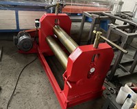 Machine à cintrer les tôles en acier inoxydable à trois rouleaux W11-8*1000 semi-automatique