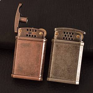 Briquet à pétrole vintage en cuivre moleté, durable, portable, coupe-vent, style rétro, vente en gros - Product Image 2