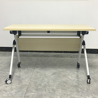 Bureau pliant La coiffeuse et le bureau dans la chambre à coucher, le "Transformer" pour les appartements de petite taille
