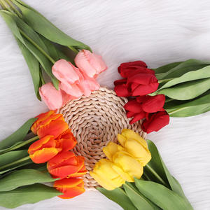 Decoraciones navideñas para bodas en interiores Real Touch PU Tulipán Flores Estilo natural <span class=keywords><strong>Tulipanes</strong></span> de látex artificiales para Navidad Halloween - Product Image 3