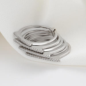 Nuevo Anillo de Banda con Diseño Exquisito de Múltiples Capas y Circonitas Cúbicas Brillantes para Mujer, Anillos de Plata/Chapados en Oro con Circonitas Cúbicas Personalizados para Boda - Product Image 4