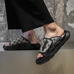 Chaussons de plage de luxe pour hommes, nouveau style d'été, semelle souple antidérapante, chaussures décontractées pour l'extérieur et le quotidien - Product Image 3