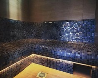 Carreaux de sol de piscine en mosaïque de verre cristal au design moderne avec motifs graphiques pour usage intérieur