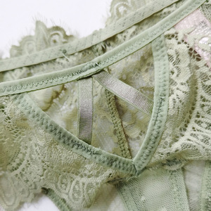 <span class=keywords><strong>Perizoma</strong></span> sexy da donna 2026 europeo e americano a vita bassa <span class=keywords><strong>in</strong></span> pizzo floreale e <span class=keywords><strong>tulle</strong></span> trasparente, con dettagli traforati e effetto push-up sui glutei - Product Image 4