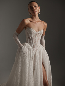 Abito da <span class=keywords><strong>sposa</strong></span> C679 a trapezio con scollo a cuore, maniche lunghe a spalle scoperte, interamente in pizzo, di alta qualità, con perle - Product Image 4