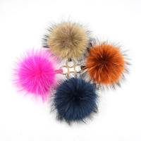 Vente en gros de queues de renard en fourrure naturelle de petite taille (15 cm), fourrure de renard moelleuse et bon marché, porte-clés en fourrure de renard