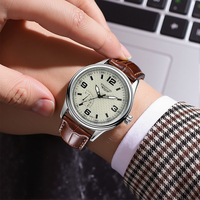 Montre Homme Simple à Quartz Pas Cher, Cadeau Promotionnel, Vente en Gros d'Usine de Montres Tendance