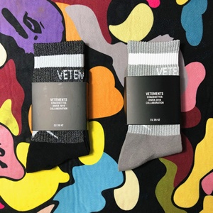 KANGYI nouveauté lueur dans le noir <span class=keywords><strong>chaussettes</strong></span> personnalisées réfléchissantes dans la <span class=keywords><strong>nuit</strong></span> hommes <span class=keywords><strong>chaussettes</strong></span> <span class=keywords><strong>de</strong></span> sport - Product Image 5